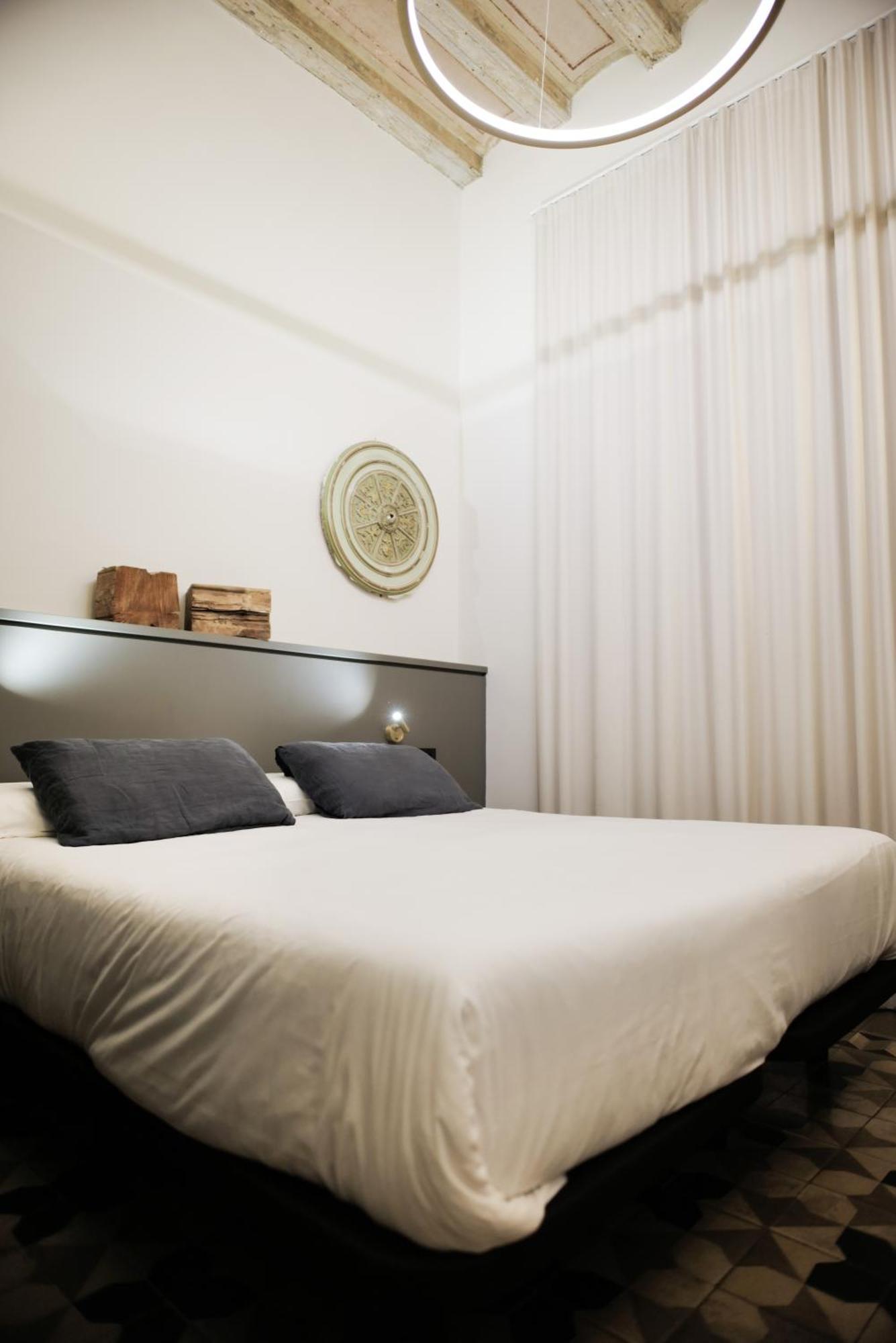 Hostal Porxos Garden バルセロナ エクステリア 写真