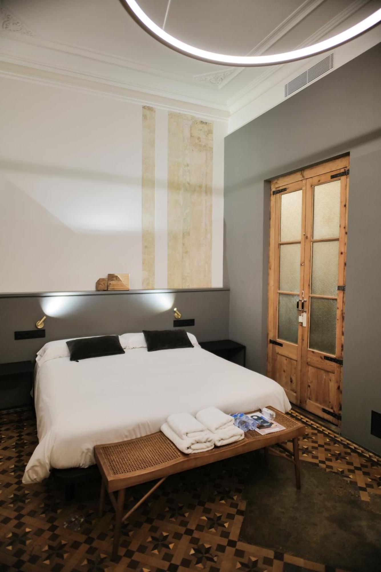 Hostal Porxos Garden バルセロナ エクステリア 写真