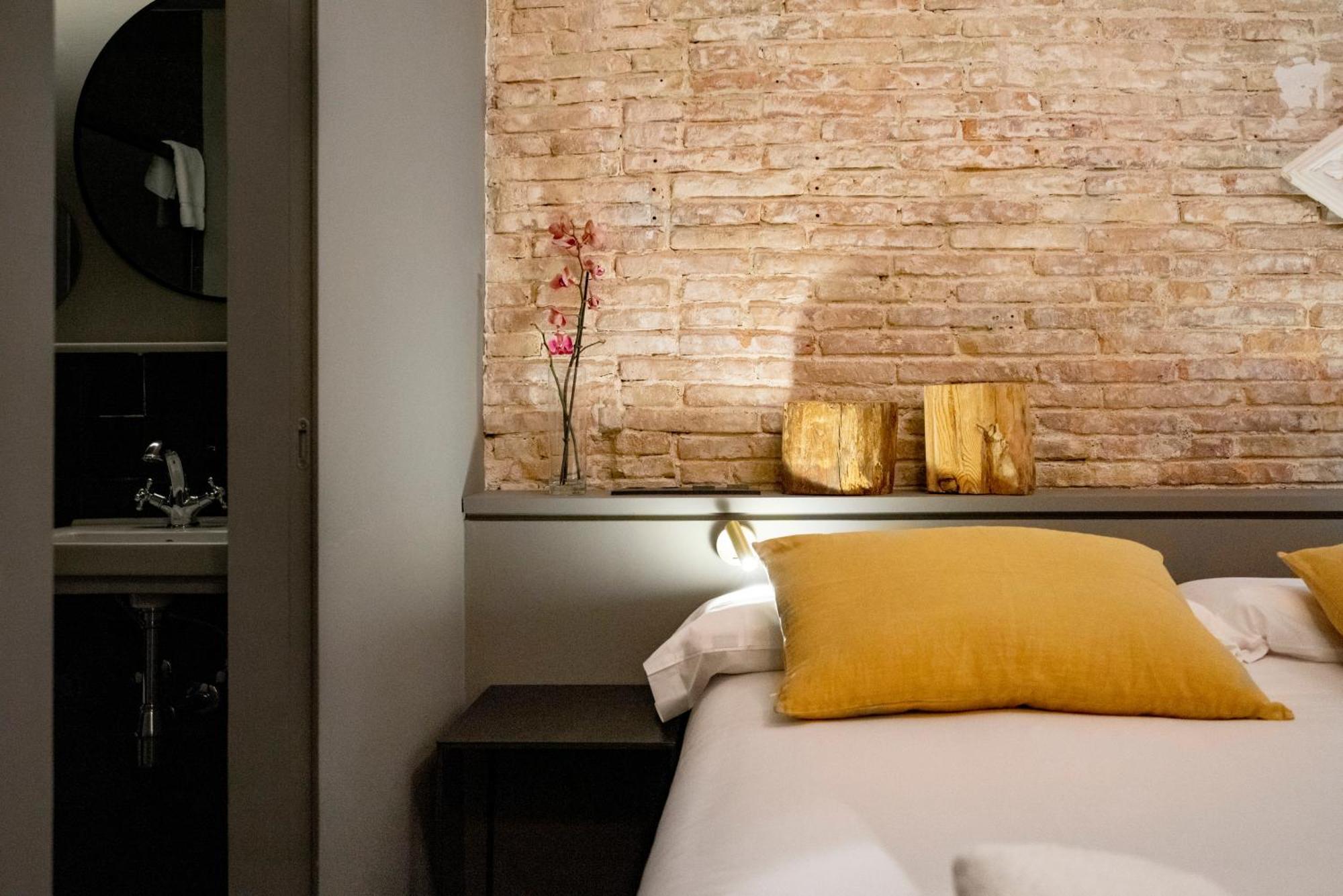 Hostal Porxos Garden バルセロナ エクステリア 写真